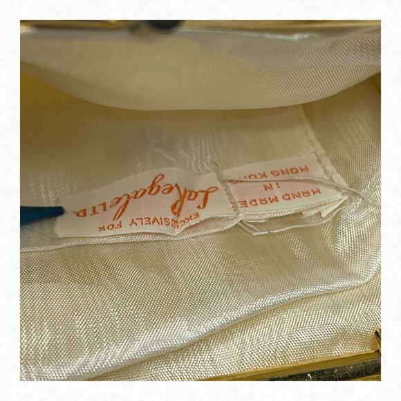 Vintage La Regale Beaded Clamshell Evening Bag White Faux Pearl Hobnail 1960s - Picture 4 of 10